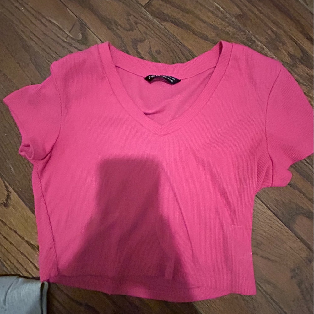 Pretty Hot Pink Cropped V-neck Tee-shirt